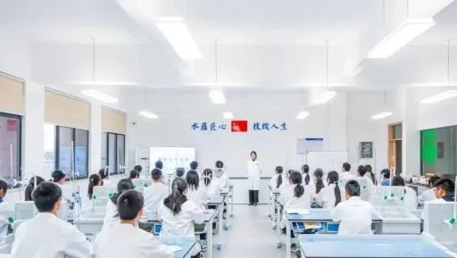 丽水某校生物制药专业群招生 培养未来医药行业精英